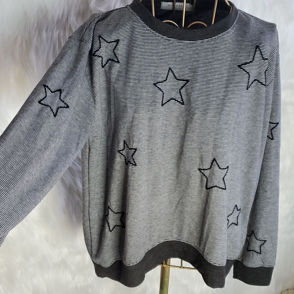 ♡♡♡ Mododoc Black & Gray Star Print Knit Pullover Sweater Size Small
